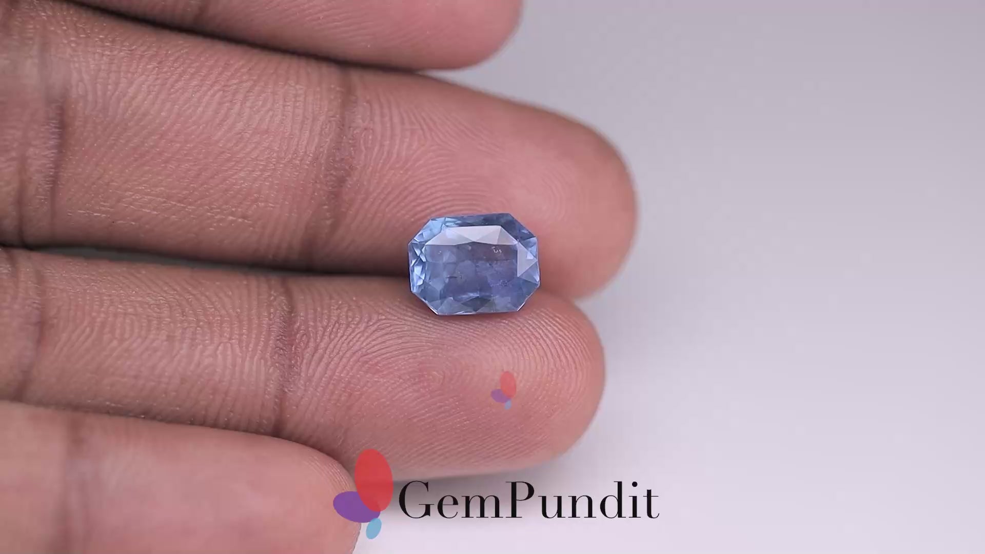 Blue Sapphire 10X8 Mm - 4.65 Carats